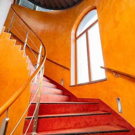 Embassy 303 Appartement *