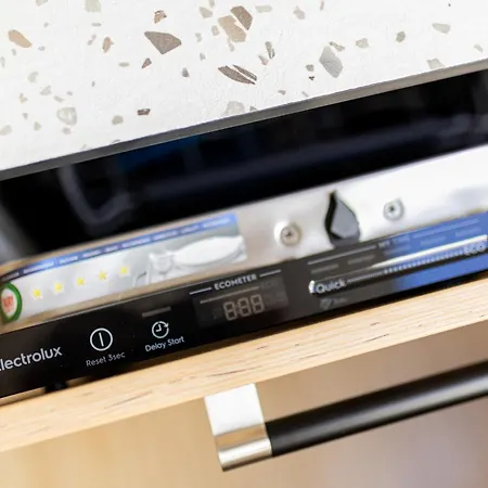 公寓 Embassy 303 *